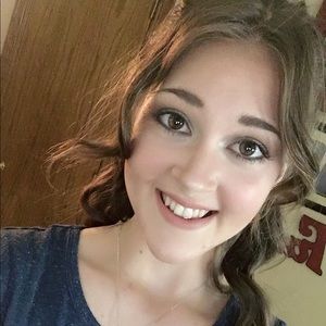 Meet your Posher, Genevieve